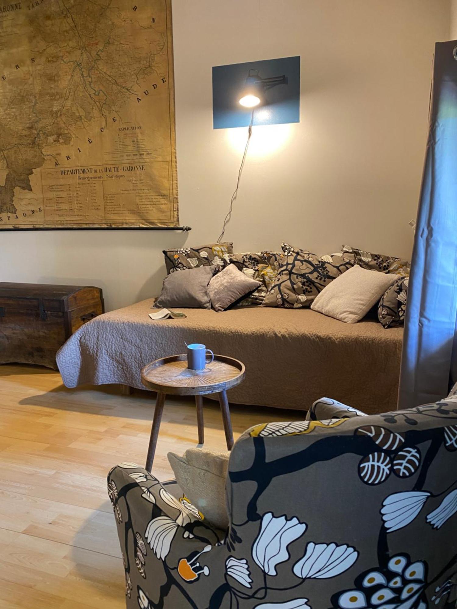 Le Repaire De La Reveuse Bed & Breakfast Saint-Frajou Bilik gambar